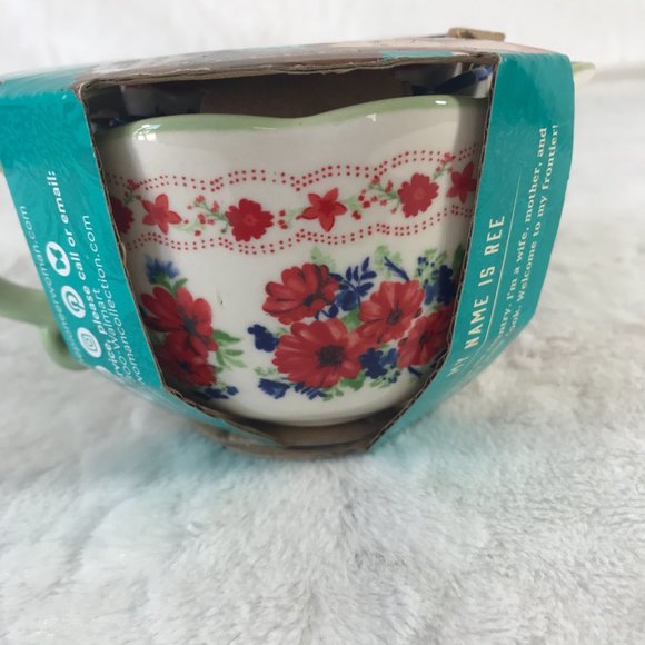 The Pioneer Woman Classic Charm 4-piece Measuring Bowls New - Picture 4 of 8